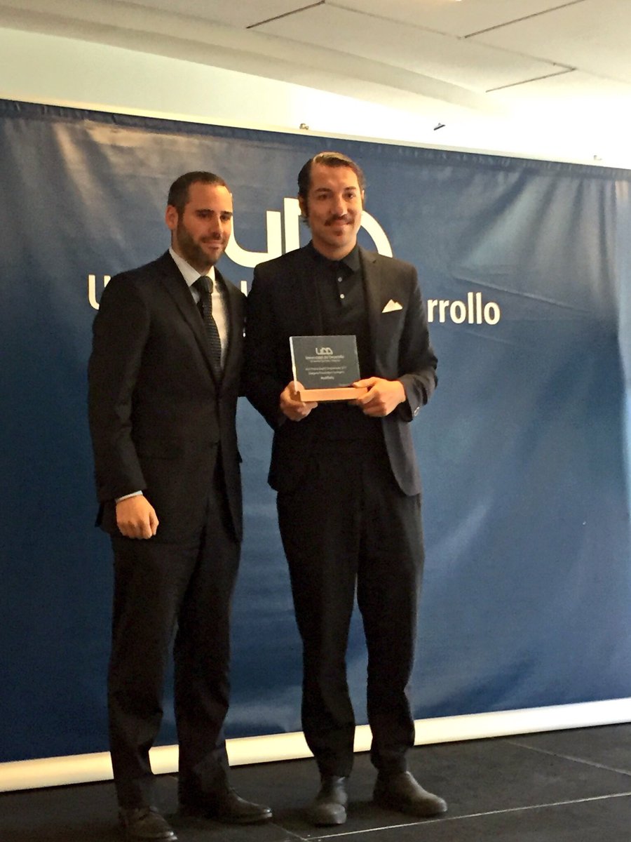 pallards's tweet photo. Muy orgulloso de reconocimiento a @davod @dbasulto y @ArchDaily como emprendedores emergentes @UDD_cl 2017 @ArquitecturaUDD @arquddccp https://t.co/JOefMYt0mJ