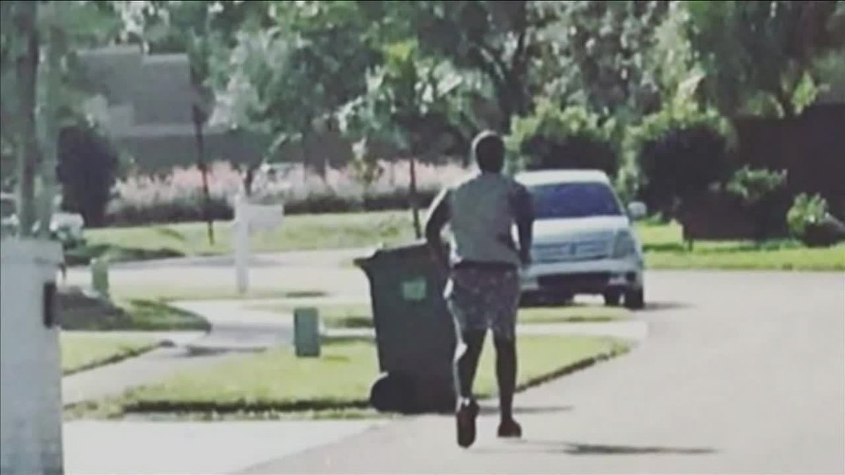 Girl takes picture of suspected serial creeper in Pembroke Pines bit.ly/2zFI1cd?utm_so… https://t.co/EwSFFrRd5r