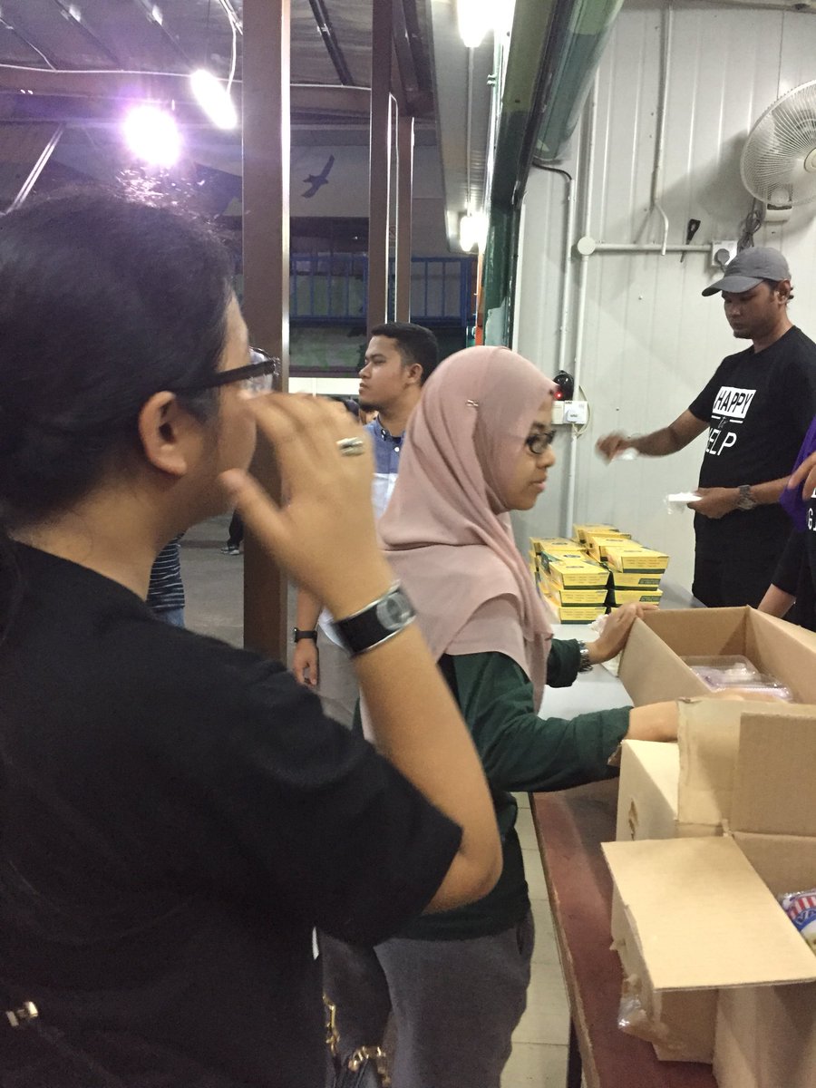 NFNMY's tweet photo. Food is ALMOST finished! Come join us for the next volunteering session everyone! https://t.co/xyYO7RnzSp