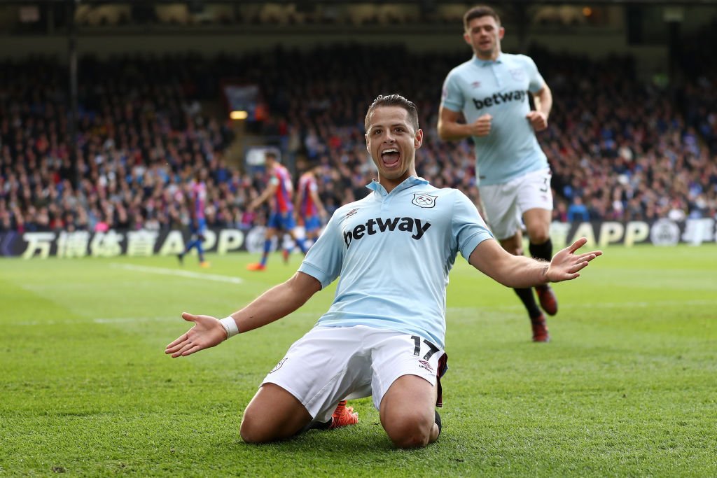 BBCSport's tweet photo. Javier Hernandez has denied suggestions he has asked to leave West Ham.

👉 https://t.co/1qCgfVLv6f #WHUFC https://t.co/arEbdRsg06
