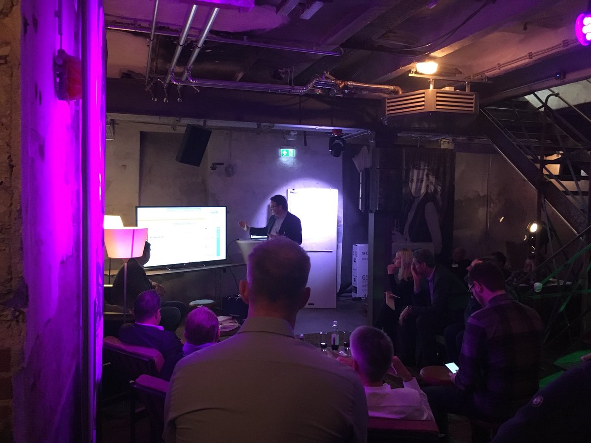 itbusinessday's tweet photo. Zeitgemäße #passwortverwaltung vorgestellt von Michael Senn von @sysob #ITBD17 #barcatta #würzburg #passwordsafe https://t.co/nTp6hLx9Du