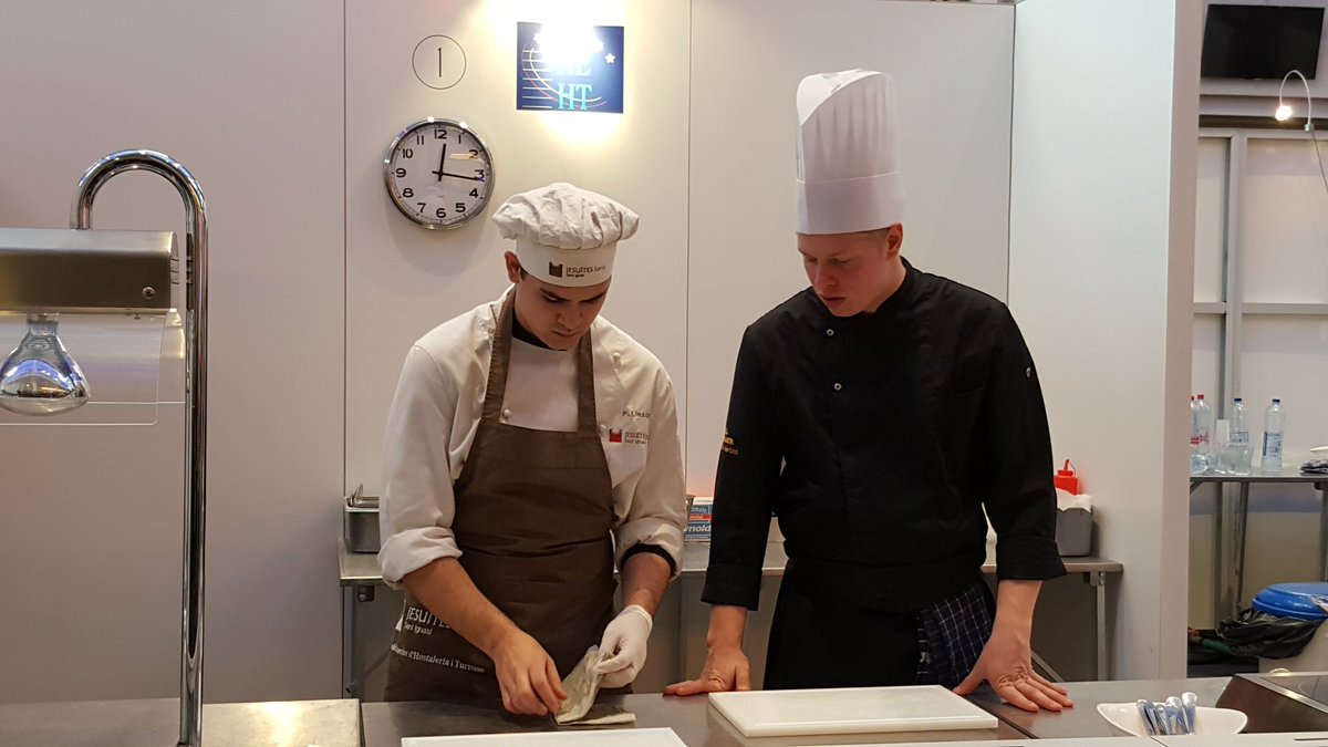 EshtSantignasi's tweet photo. Today we start with another contest, Cooking Decathlon. Enjoying with #Belgium and #Italy as a partners. #jesarria @jesuitesFP #AEHT2017 #AEHT #Oostende #Belgium https://t.co/wkq4Ohp9bH