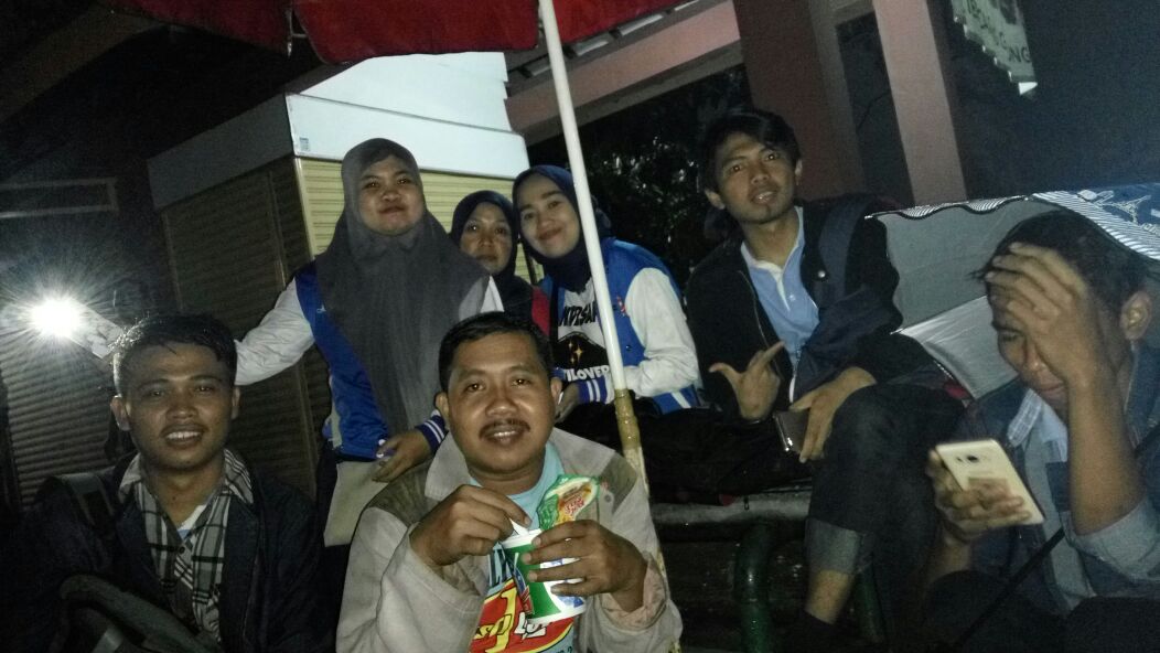 Kita nge live lagi bersama <a href="/LL_Jadetabek/">LesLov Jadetabek</a> smoga pulang bawa piala de <a href="/Lesti_Jenong_DA/">Lestykejora</a> 
#LESTIAMI2017
