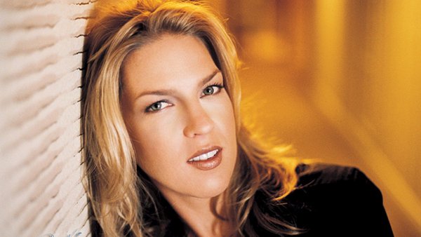 HAPPY BIRTHDAY... DIANA KRALL! \"LOOK OF LOVE\".   