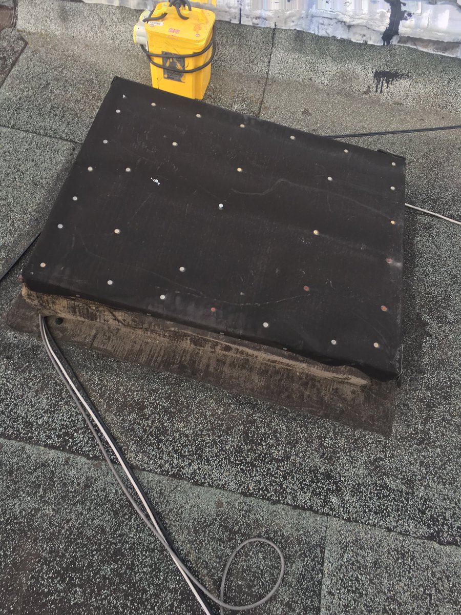 PRservices17's tweet photo. Lots of leaks coming through this old hatch! We sweated new felt upstands. New lead flashing round the curb. And to finish it off, a new zinc hatch lid. #happycustomer  #roofing #edinburgh https://t.co/4VJfzmMwBK