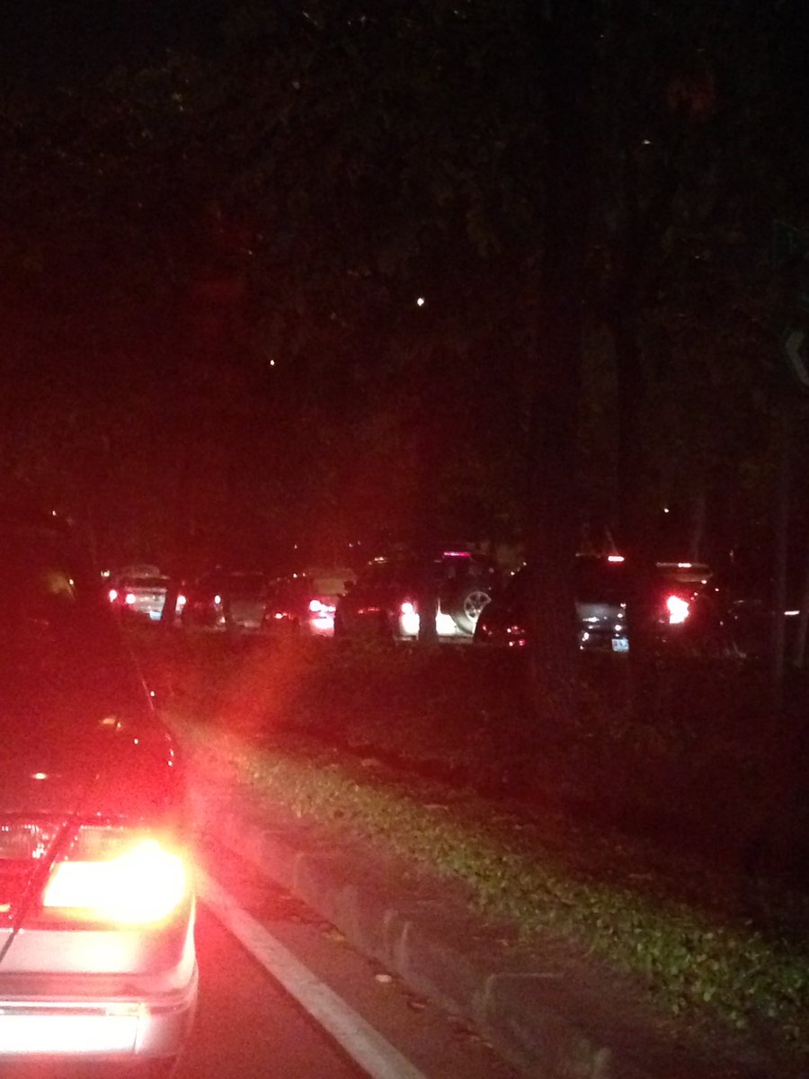 Joeyd29's tweet photo. @js100radio แยกวัดพระราม9 มุ่งหน้าทางด่วนรามอินทรา ติดมากกว่าครึ่งทั่วโมงแล้ว https://t.co/bqNglLqeWx