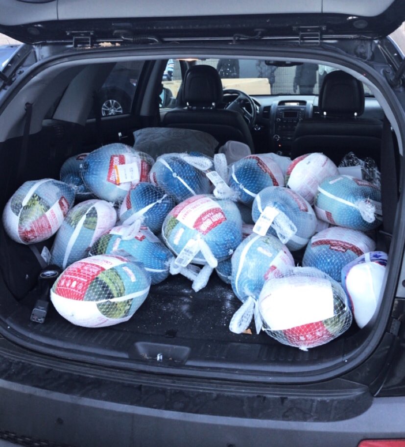 BuffaloSabres's tweet photo. The turkeys keep coming. 🦃 🦃🦃

Thank you, Buffalo! 

Still time to donate: https://t.co/YZ28xMRLjT #TurkeysForTickets https://t.co/9MhI6zyl9f