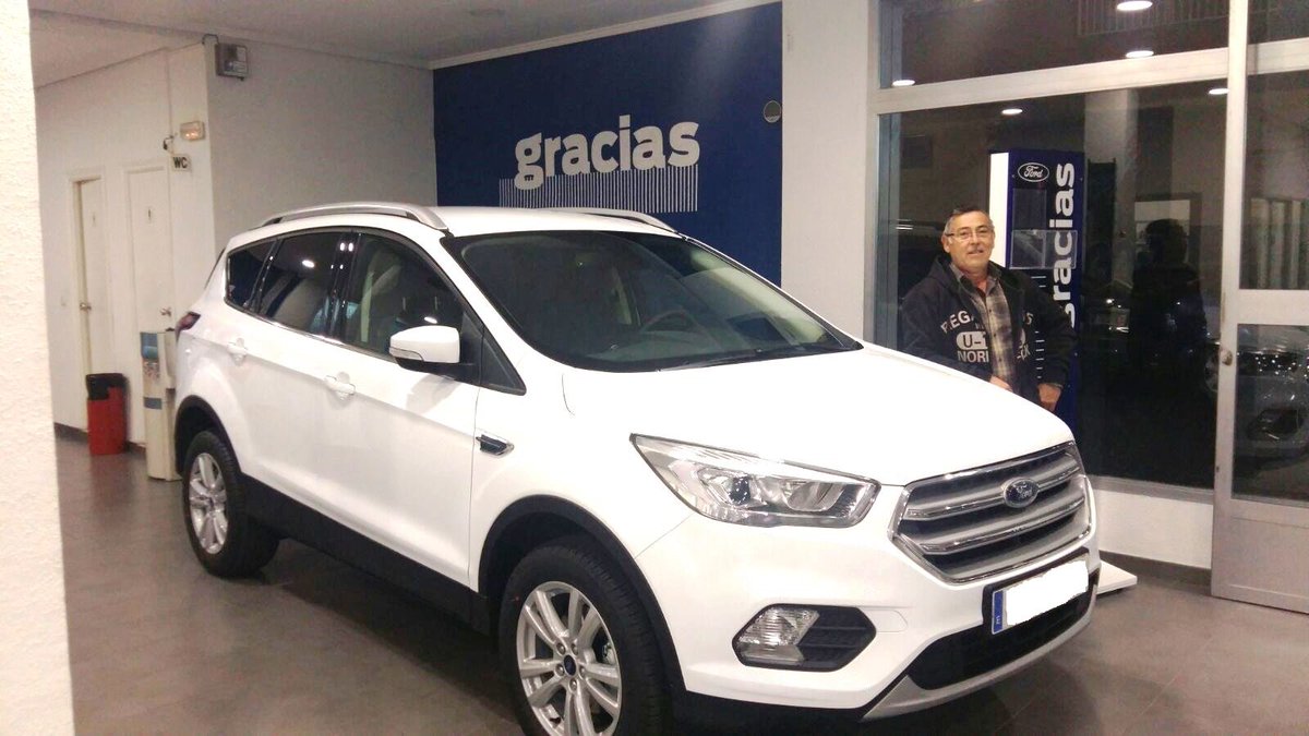 FordHsalido's tweet photo. Clientes fieles que repiten con nosotros,esta vez,Enrique se lleva este magnifico #FordKuga GRACIAS! https://t.co/3kZI8ClaUm