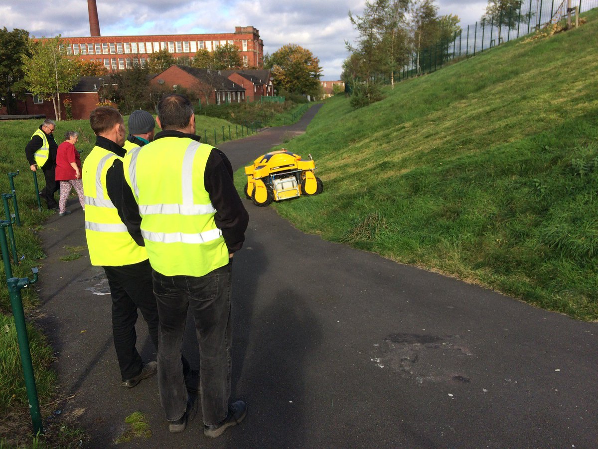 SharrocksLtd's tweet photo. Demo day: @SpiderMowers  Here we have the Spider 1 showing its stuff #remotecontrolmower #safetyfirst https://t.co/Tf1SmQ9byR