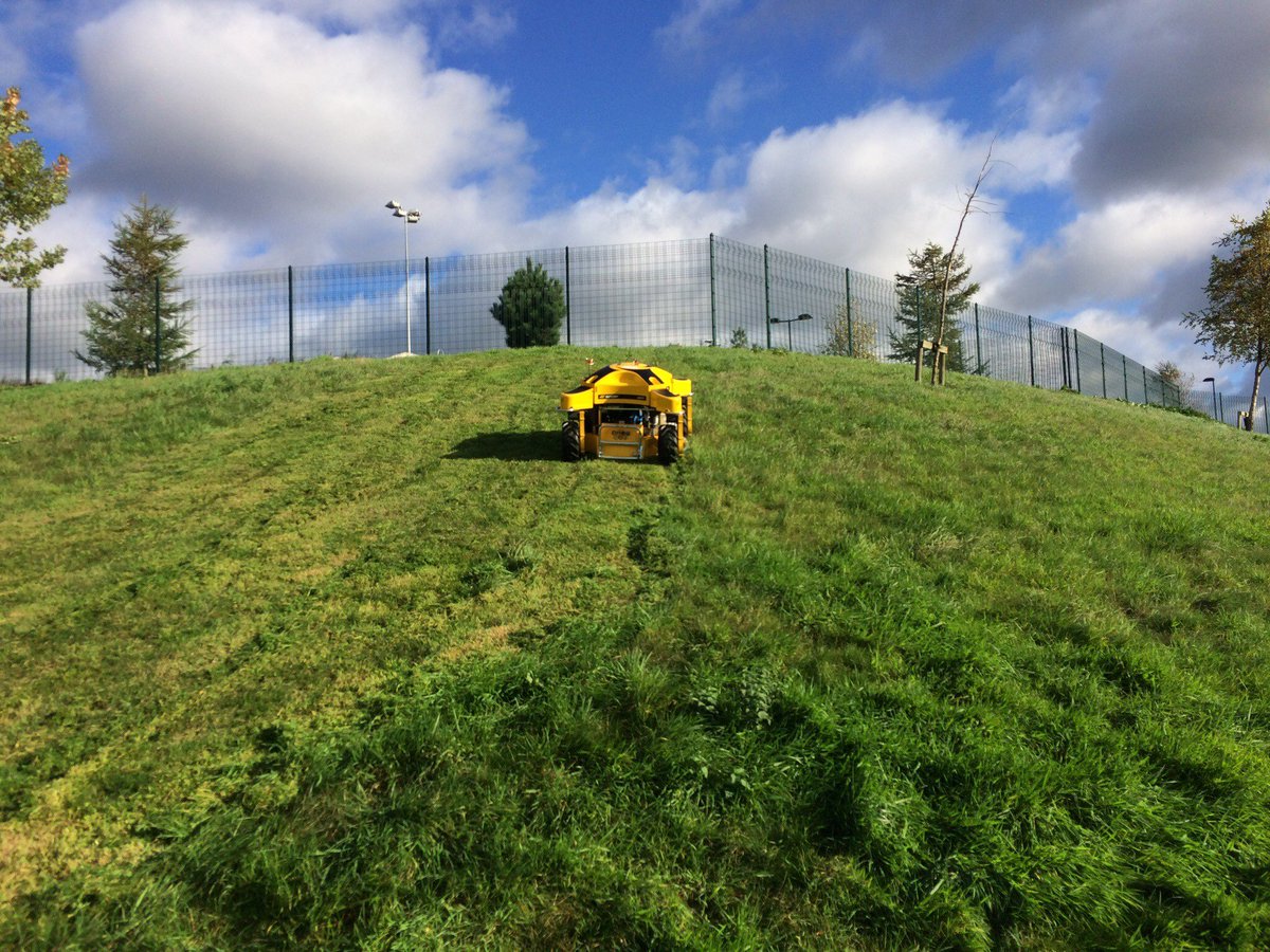 SharrocksLtd's tweet photo. Demo day: @SpiderMowers  Here we have the Spider 1 showing its stuff #remotecontrolmower #safetyfirst https://t.co/Tf1SmQ9byR
