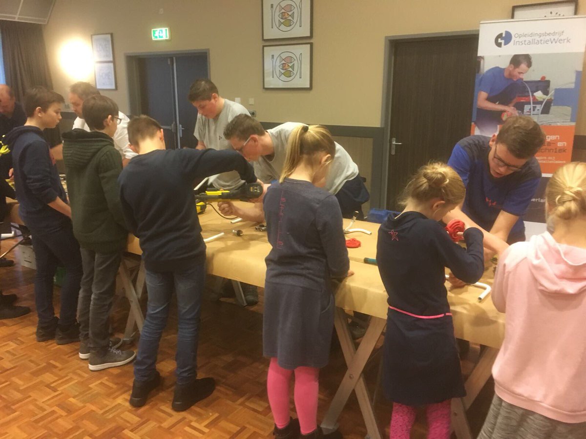 Vandaag maken ruim 400 basisschool leerlingen kennis met techniek op de #thoolsetechniekdagen 🔧