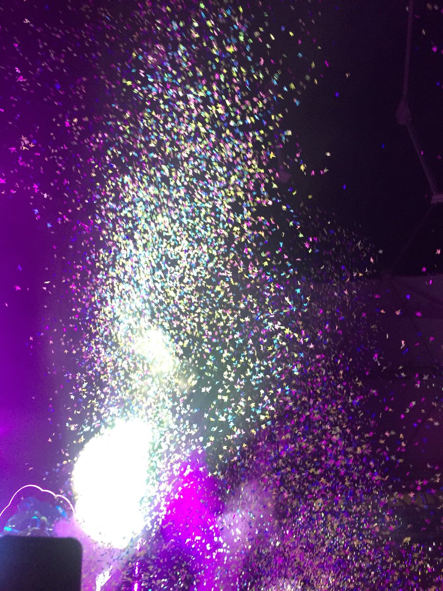 maibestier's tweet photo. SIN PALABRAS #Coldplay2017 https://t.co/hNsfx94T7r