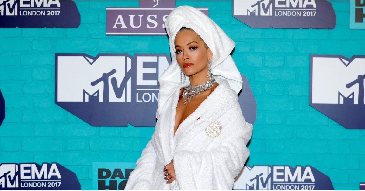 DiamondGuideNow's tweet image. Rita Ora Wore a Bathrobe to the EMAs, Because of Course She Did #diamonds cmun.it/jFi64Y - powered by cmun.it/get-free-conte…