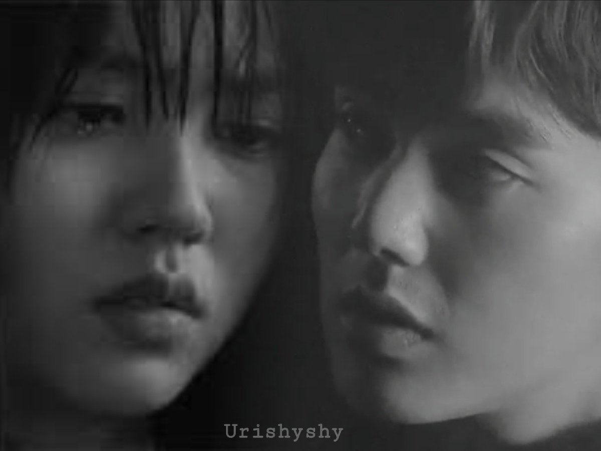 urishyshy's tweet photo. True love is like our shadow, though we cannot touch, yet it's always with us  🖤
#김소현 #kimsohyun #yooseungho #shyshycouple #visualcouple #sohyun #seungho https://t.co/8TaEgVn29B