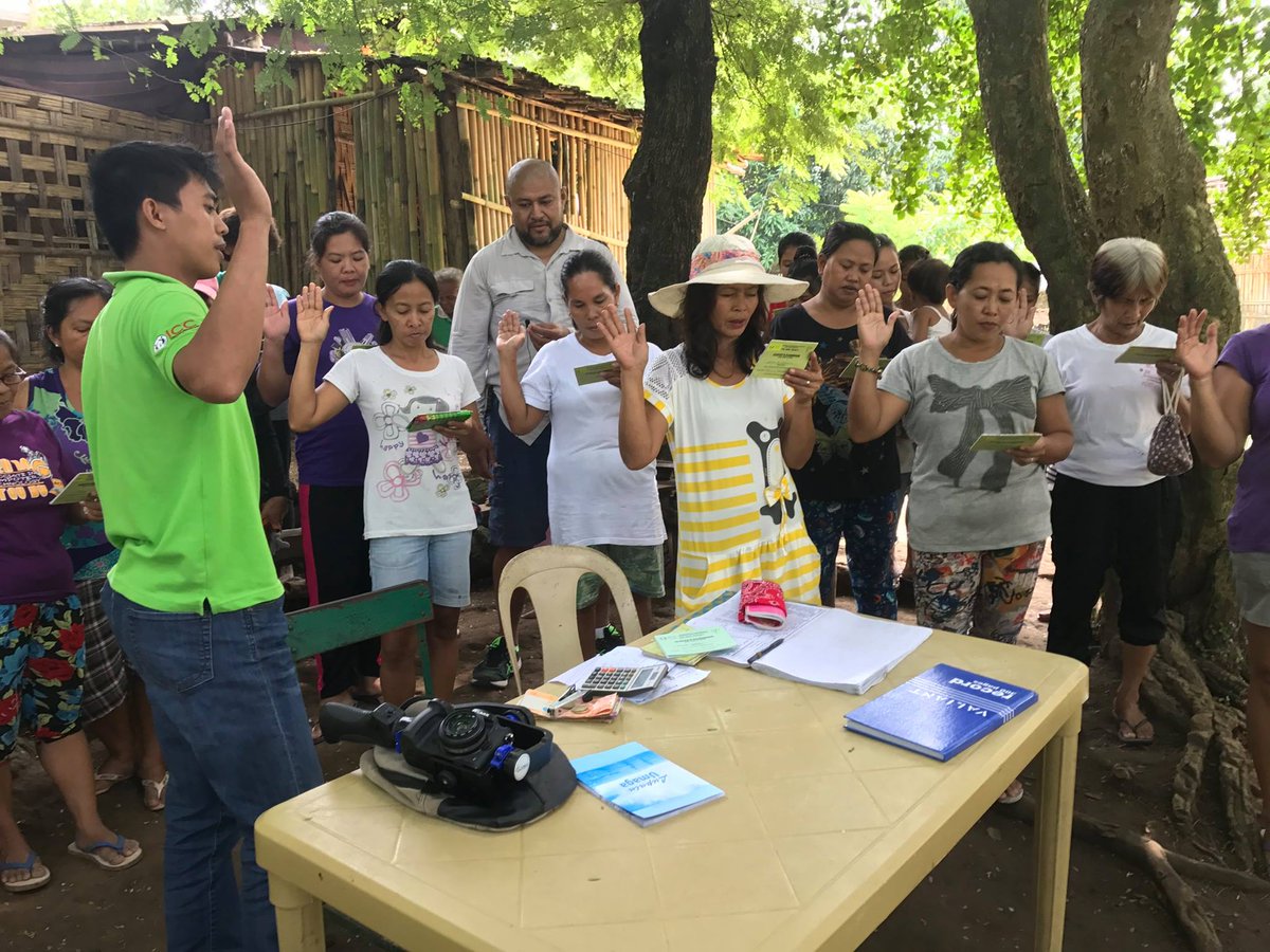 ICCAus's tweet photo. Women supporting each other in business #microfinancepledge #iccaus #philippinestoday #empoweringfamilies https://t.co/jJriw1B0yb