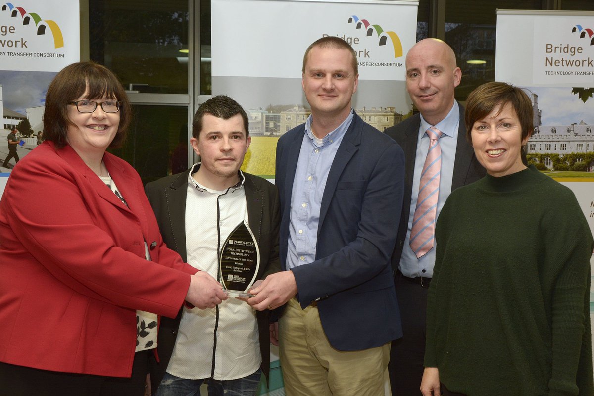 uccinnovation's tweet photo. 5/ The stress of it! Congrats to Roy Sleator and Eamonn Culligan in winning @CIT_ie @purdylucey Invention of the Year Award for work on ways to promotes improved bacterial stress resistance #Bridgenetwork #IOTYA @OrlaFlynnCIT https://t.co/uSjHHtwd7i