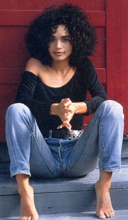 Happy Birthday to Lisa Bonet !! 