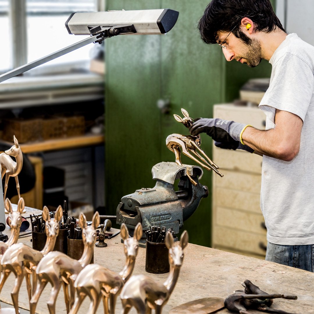 Strassacker1919's tweet image. Der BAMBI wird seit über 50 Jahren bei der Kunstgießerei Strassacker gegossen...
#BAMBI2017 #Bambi #strassacker #art