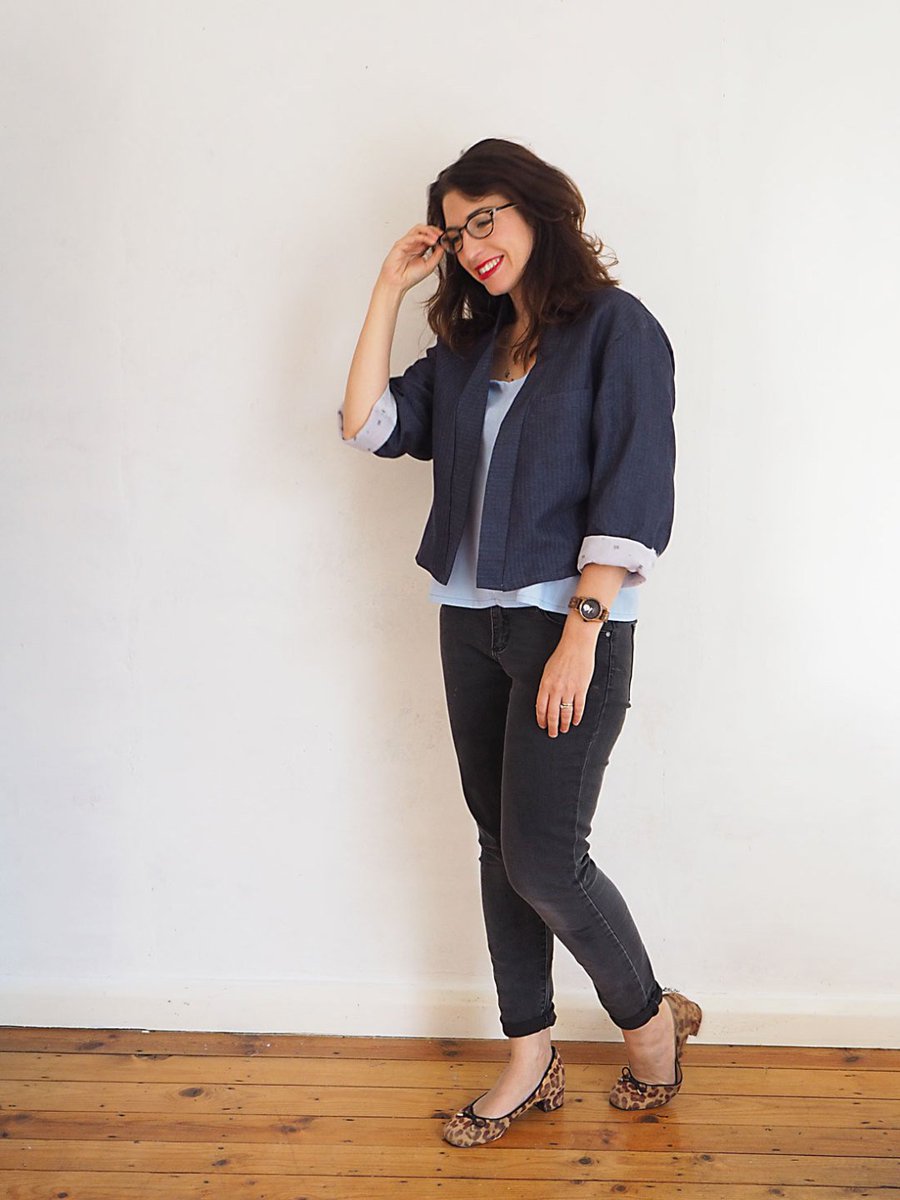 sewingdirectory's tweet image. Tutorial from @randomly_happy on how to refashion a men's suit jacket into a wearable piece for you! ow.ly/nCFi30gx8el