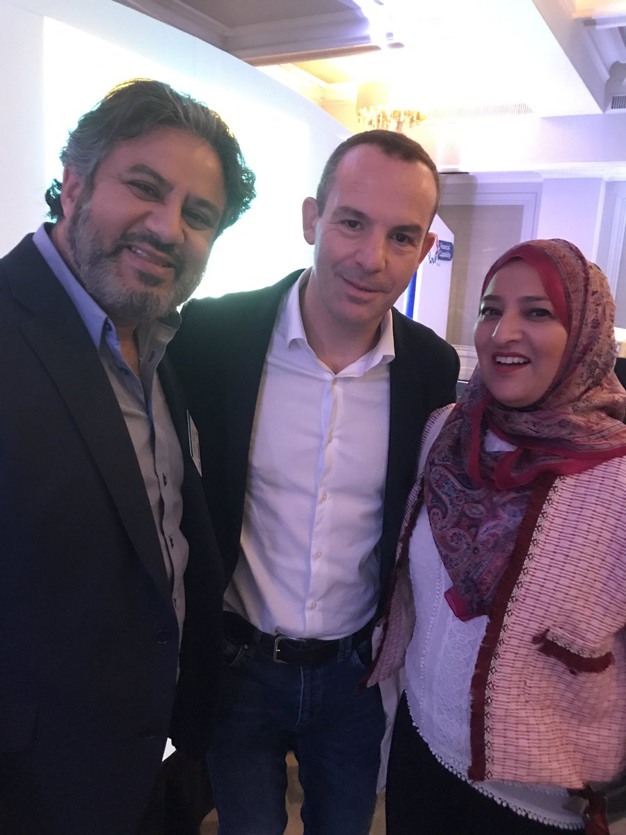 Smartlyte's tweet photo. Who better to #talkmoney than @MartinSLewis himself! @GetBHreading @CForLearning #FinCapWeek @MoneySavingExp #money #savings https://t.co/t3QZt3Fhp8
