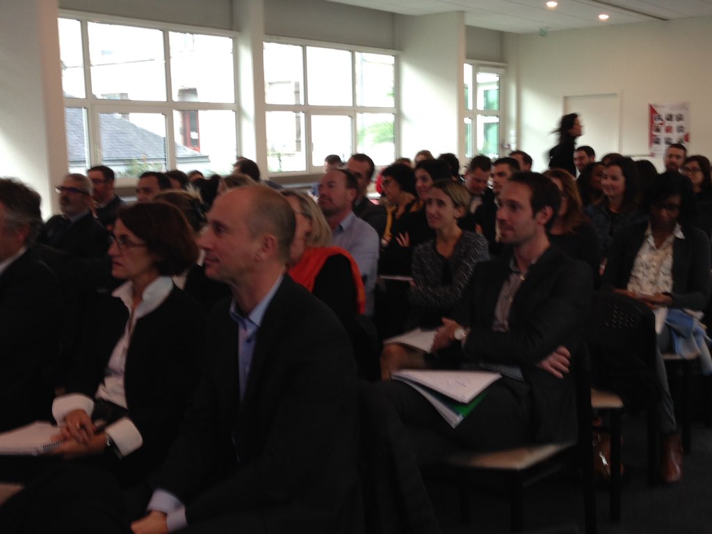 #Mixité au CMB, une intervenante qui enthousiasme nos 50 ambassadeurs mixité de la DD56 et 29!! 👌 <a href="/Audreytrotereau/">Audreytrotereau</a> <a href="/JaimeCMArkea/">.</a>