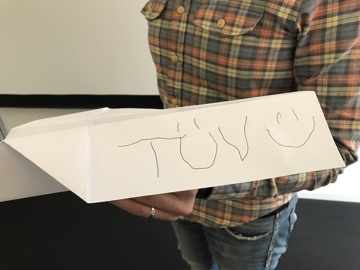tuvcom_ispace's tweet photo. Zum Abschluss vom @lrnlab #Berlin haben @TMark57 und ich im Energyzer mit links ein TÜV ✈️ gebaut! Dankeschön an @innogyconsult für das inspirierende #digitallaunchpad! #readyfortakeoff https://t.co/hPSleXl855