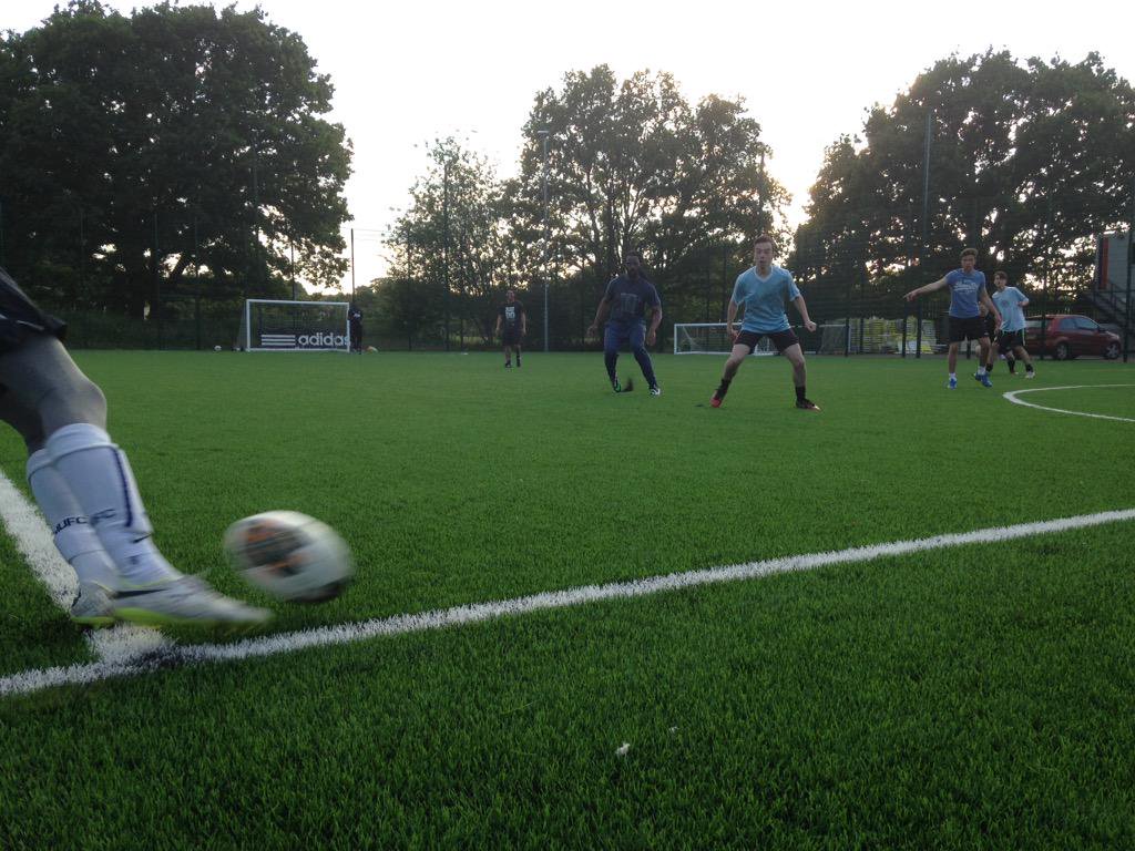 LEAGUES: We host #6aside leagues with <a href="/PFBromley/">PlayFootball Bromley</a>! Call 0845 257 5000 Click > playfootball.net/bromley #BeckBromFL RT