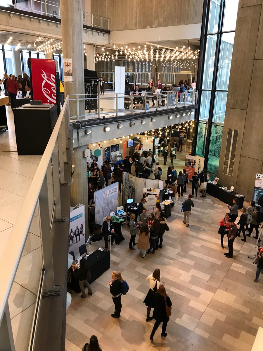 MyFutureWorks's tweet photo. #BCFBE17 - 112 speed #career coachings met 6 #loopbaancoaches van #myfutureworks. Volle talent in actie. 😎 https://t.co/wXWBZnxfN3