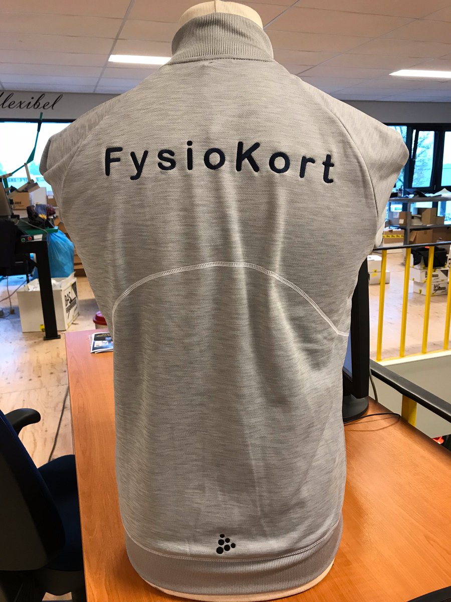 BasBedrijfskled's tweet photo. Weer stijlvolle bedrijfskleding geborduurd voor @Fysiokort https://t.co/Ggs9yx4jXI
