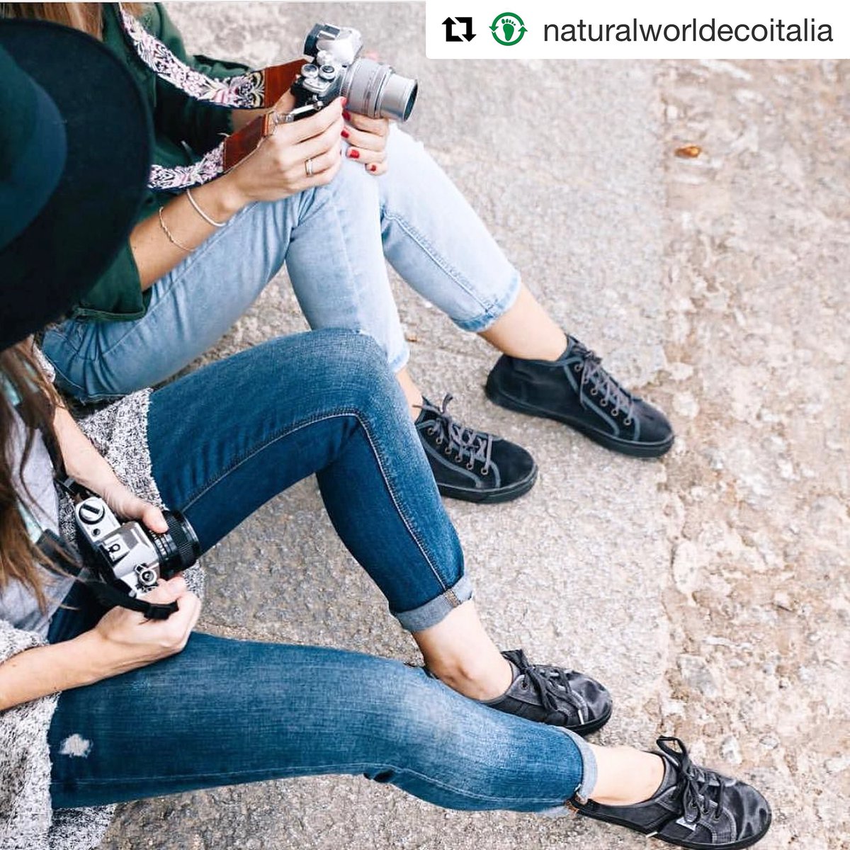 NWTarifa's tweet photo. ¿Eres de botitas o de zapas bajas? Para todos los gustos, Natural World 🔝♻️💚#vegan #eco #naturelovers #Marbella #tarifa #conil #sneakers #love #JuevesDeGanarSeguidores #ThursdayMotivation https://t.co/wCzyCuEPBB