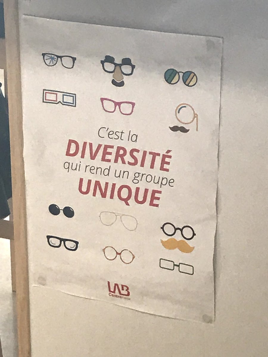 capsycom's tweet photo. Visite inspirante du LAB Centre France, petit déj'com avec le 2CIA @labcentrefrance @ReseauCom2cia #innovation #communication "Personne n'est à l'abris d'avoir une idée brillante" :) @rapou "Une personne qui n'a jamais commis d'erreurs n'a jamais tenté d'innover." A. Einstein https://t.co/NuytsZc5Rk