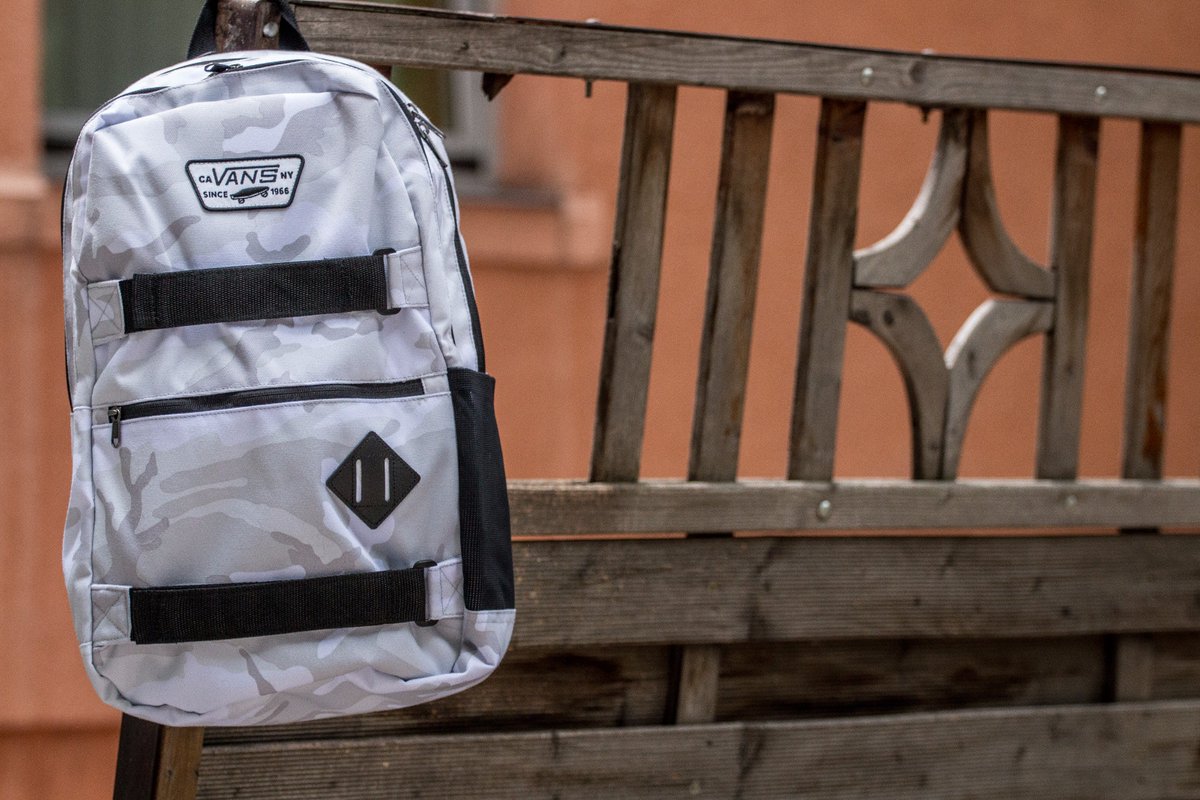 vans authentic 3 skatepack