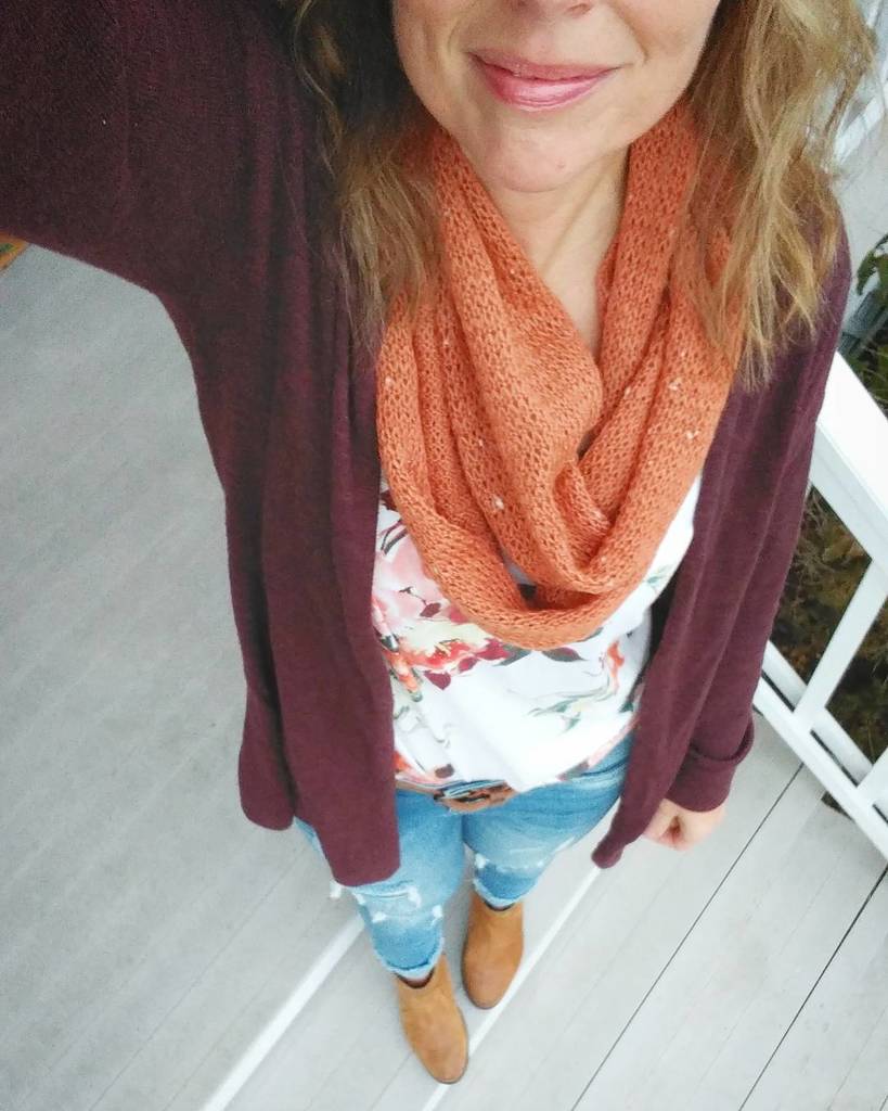 everydayjen's tweet photo. Coziest scarf ever! Even better, it was handknitted by my sis, @rebekahwhitaker ! .
.
.
.
.
.
.
.
. #teacherstyle #teacherootd #ootd #teacherfashion #momstyle #momfashion #fashiondiaries #mystyle #igstyle #instafashion #instablogger #knitting #fallfashio… https://t.co/wRkxpPWevl https://t.co/H5Xc9uOtKA