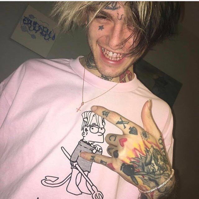 rottxn_bxnny's tweet photo. #riplileep #lilpeep. I love your music Lil Peep. It always helped me get through my struggles. I love you so much. You will always be my favorite artist. I love you♥️ https://t.co/03WNjyXnxD