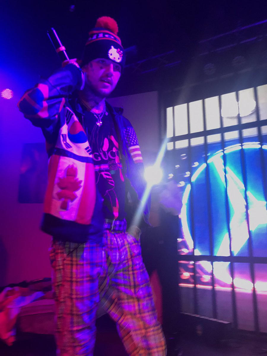 rottxn_bxnny's tweet photo. #riplileep #lilpeep. I love your music Lil Peep. It always helped me get through my struggles. I love you so much. You will always be my favorite artist. I love you♥️ https://t.co/03WNjyXnxD