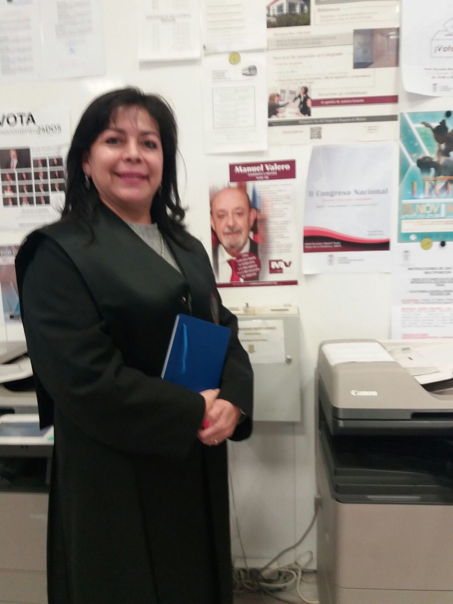 ensata's tweet photo. Isabel Jenny Tello candidata a diputada de la candidatura Manuel Valero Yañez candidato a decano trabajando en juzgados y campaña electoral https://t.co/BcQAhD5mnG