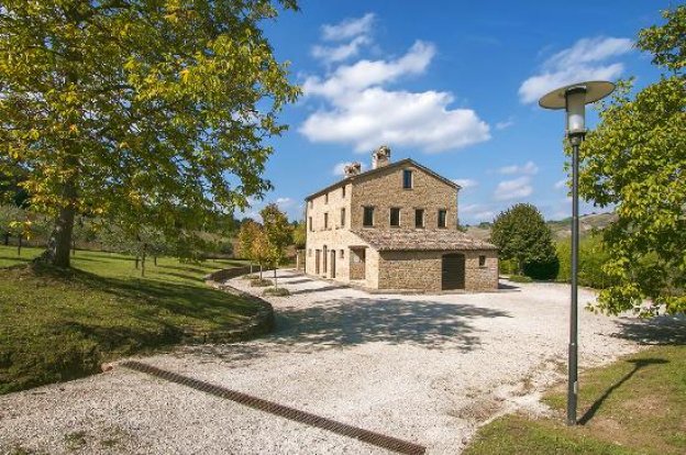 ItalyMagazine's tweet photo. The region of #Marche is the ultimate retirement getaway for anyone seeking the good life. Here are eight properties for sale around the region ranging from fixer-uppers to lovingly restored country houses.
https://t.co/xC7eCVoXY6 https://t.co/xC7eCVoXY6 #PropertyInItaly https://t.co/PWBaW1RaZt