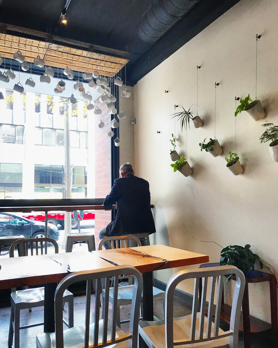 MeetinCLE's tweet photo. Coffee shops with inspiring views to keep you motivated. #MeetinCLE
📍 @PhoenixCoffeeCo https://t.co/AZZGna2pQL