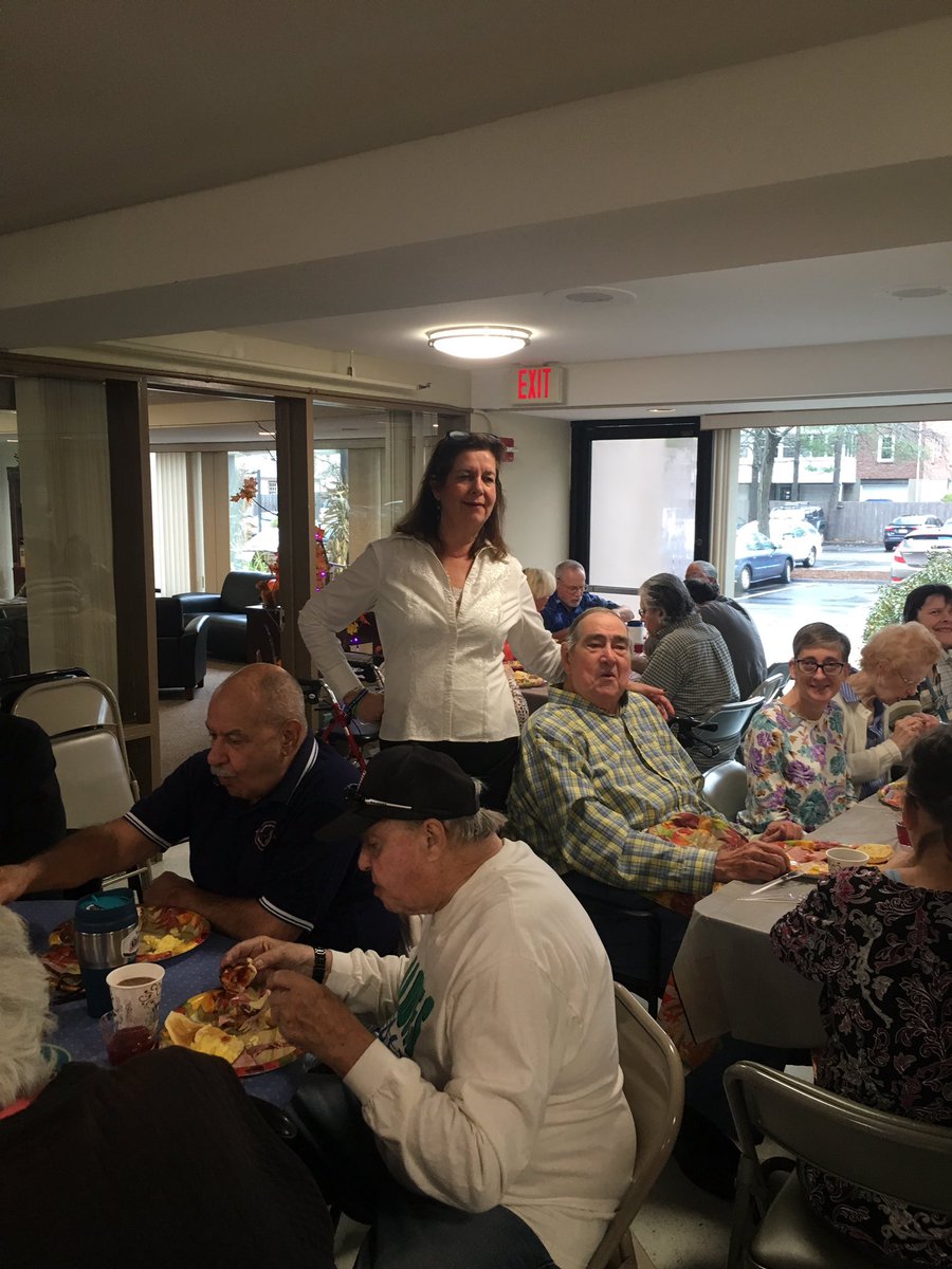TrishLeonard's tweet photo. Giving thanks to all the residents at Wollaston Manor! #BreakfastwithTrish #ireach4hmr https://t.co/MMxe6Y7n7S