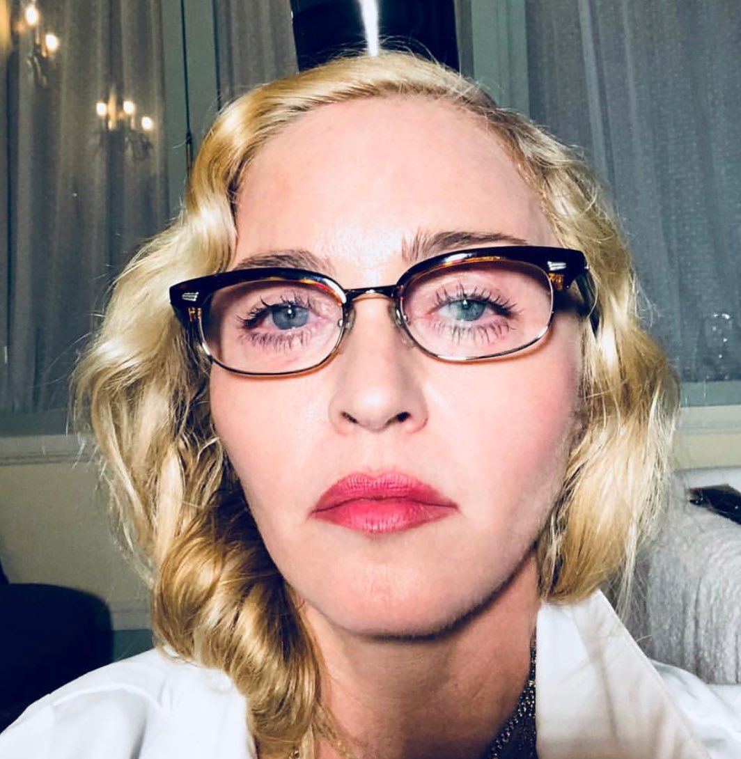 rafadiatv's tweet image. Na câmera frontal