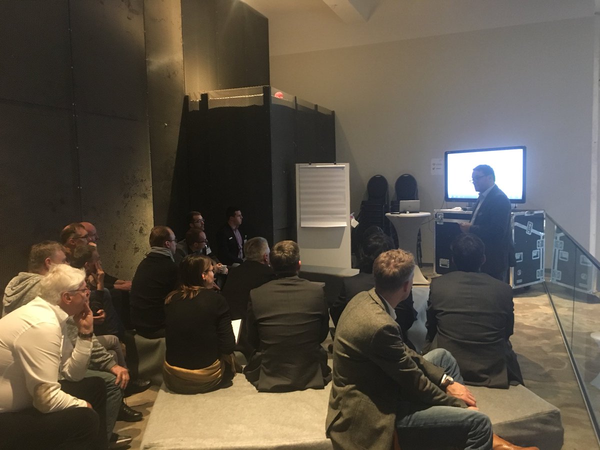 itbusinessday's tweet photo. Spannender Vortrag von Herr Schlögell @SonicWall über #ITSecurity #firewall #ITBD17 #Würzburg https://t.co/9g5W9yDhfu
