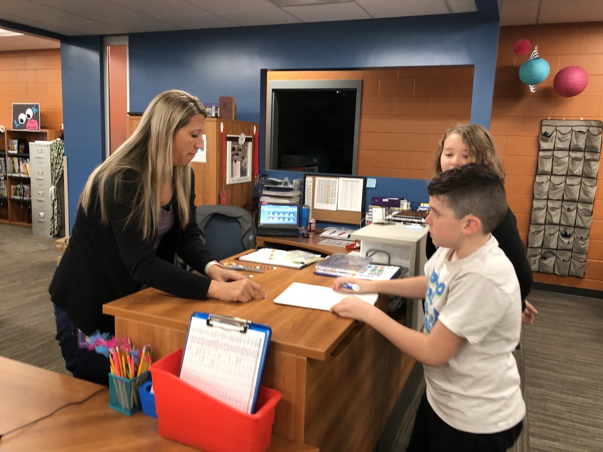 jakobclass's tweet photo. Going on a scavenger hunt for math problems! #fifthgrademath #WeAreGIPS #gishoemaker https://t.co/pFxQy8jnHu
