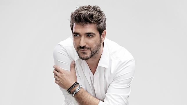 radiofanatica_'s tweet photo. 'PETALOS MARCHITOS' 🍂🍂
@DavidDeMaria ft @antoniorozco
https://t.co/peSgbNCtpB 107.6 FM
Vendí la música de mil maneras sin saber,
Las #flores lloran más...
Cuando no cuidas mi jardín
De pétalos #marchitos, de riñas y de gritos
Pidiendo renacer... 🎶🎶🎶 https://t.co/2TExhnkxA4