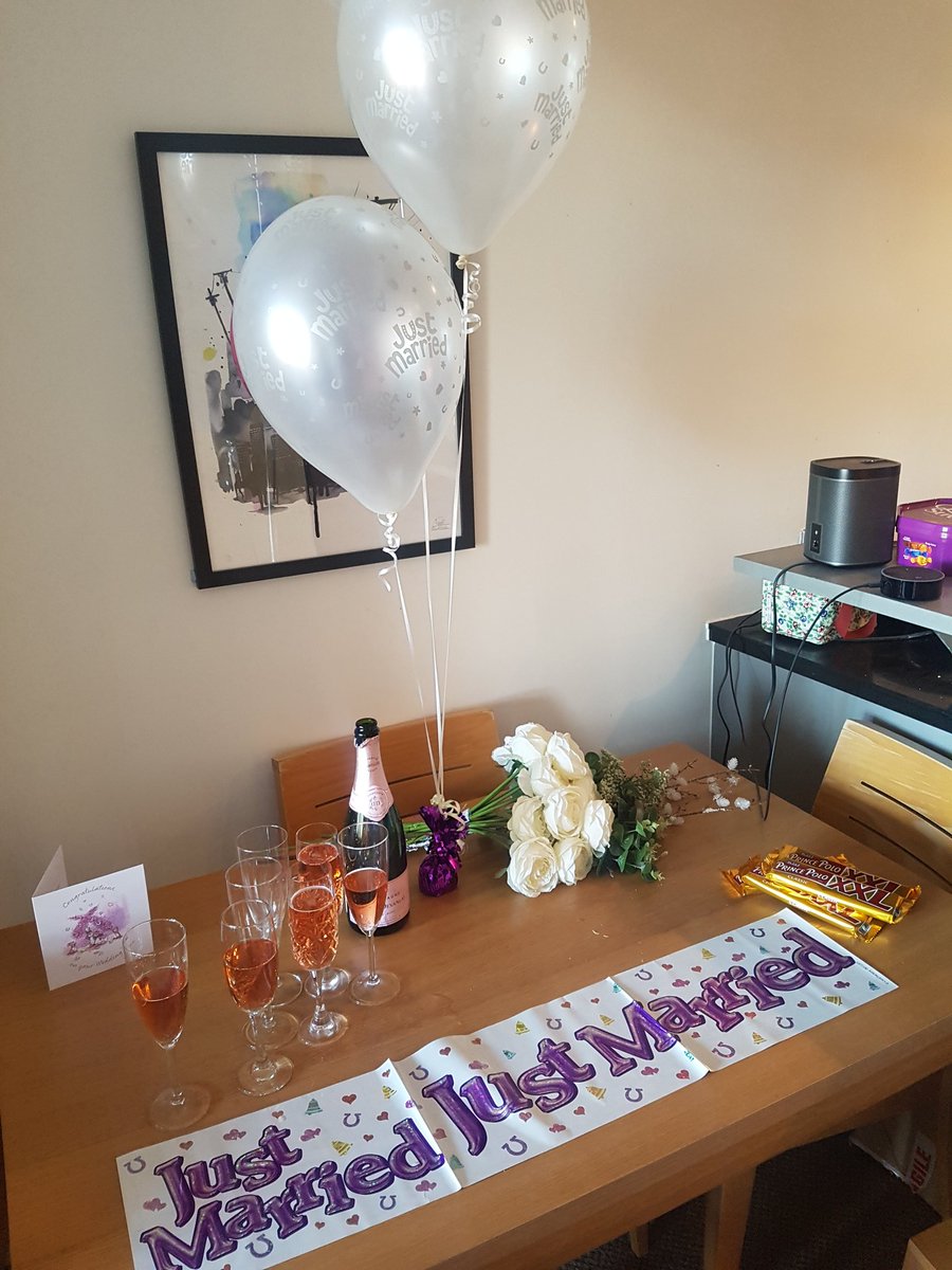 WeeksyWedding's tweet photo. Such a lovely surprise to come home to 💕 bacon butties, champers and family time https://t.co/54TXVeVrWd