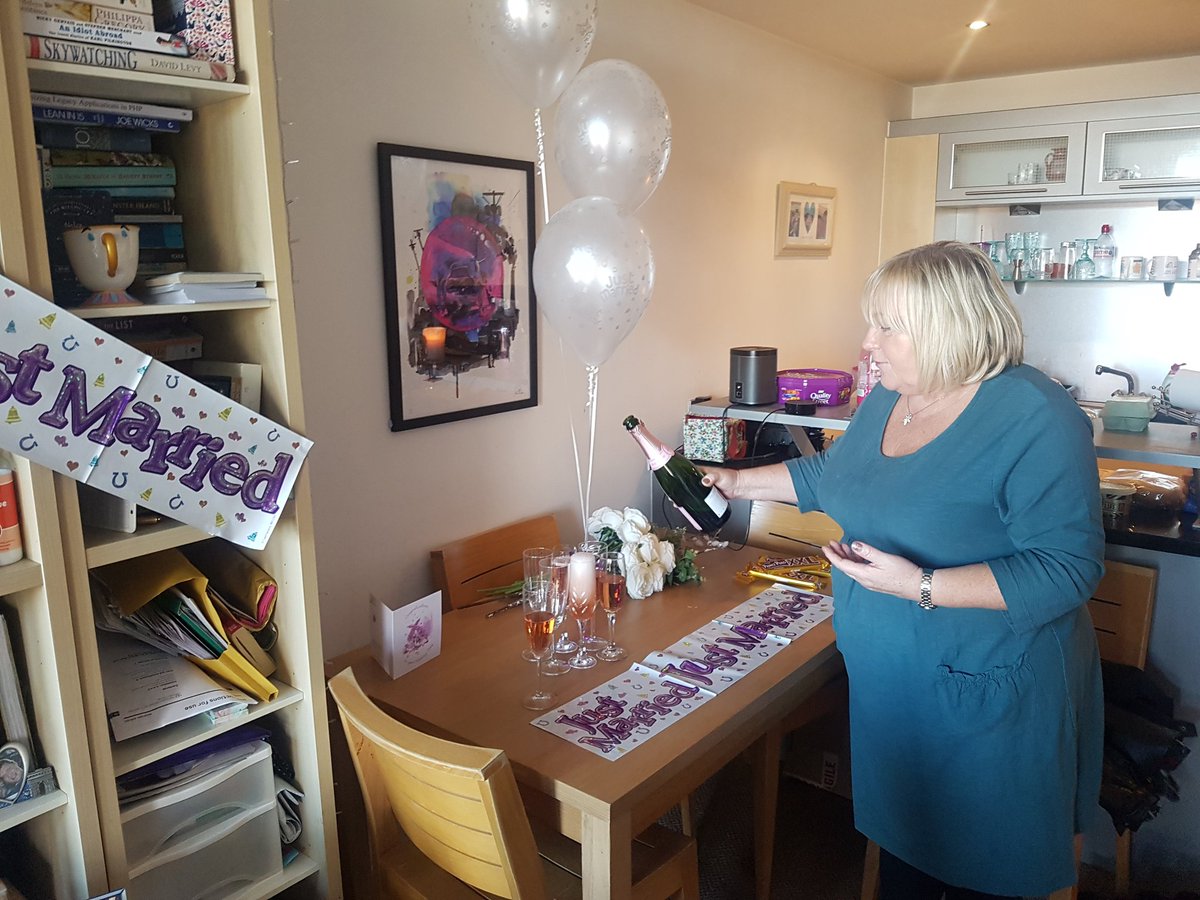 WeeksyWedding's tweet photo. Such a lovely surprise to come home to 💕 bacon butties, champers and family time https://t.co/54TXVeVrWd