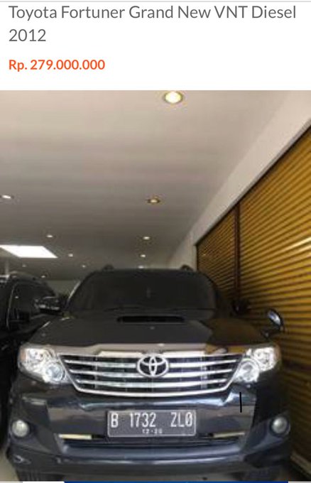 Iklan Mobil Toyota Fortuner yang dikendarai Setnov