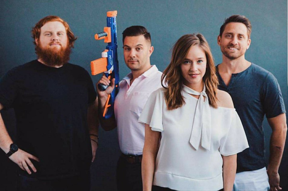 vincenzolandino's tweet image. 🚨 CALLING ALL VISUAL CREATIVES 🚨

Stop aspiring to follow someone around for FREE. Don't strive to be an "influencer"

You're better than that. 

Join a growing creative studio working w/ amazing brands!

Looking for:
- video editors
- videographers
- project managers
- YOU!