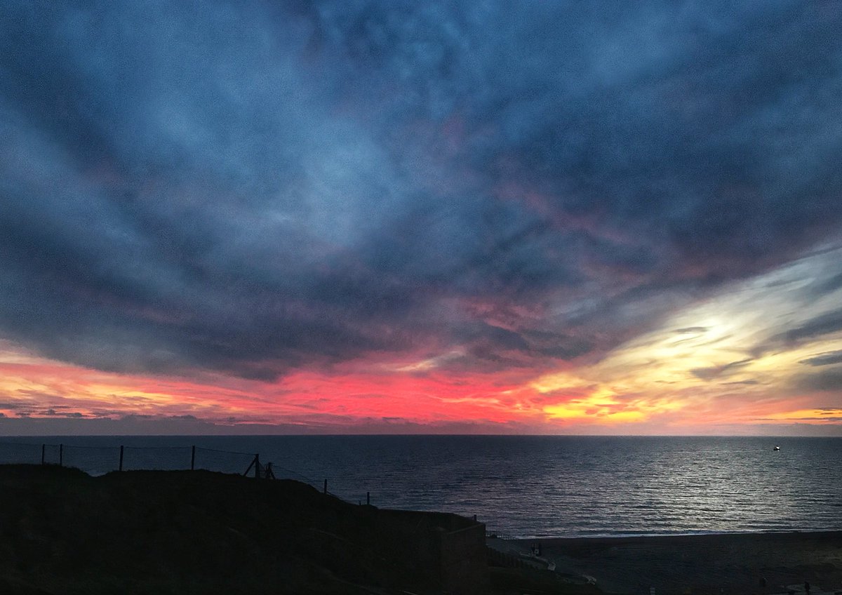 Beautiful sunset this evening.