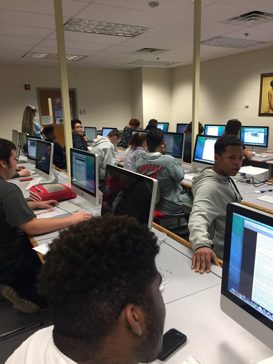 MarilynYingst's tweet photo. More than 400 students visited the Media Center Today! #Lovewhereyoulearn @jacksonAHS #ACSpresents https://t.co/kUDZTRBMC8