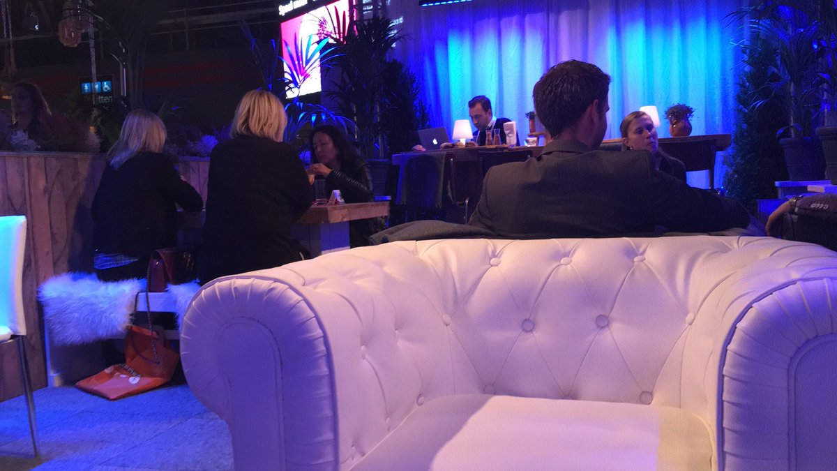 StichtingEcopop's tweet photo. Mede dankzij partners op @Festivak keynote mogen geven over festivals in de groene ruimte ,tof dat Ecopop #viptreatment krijgt💪🏻💚 #timesarechanging Waarna we met #minez en #staatsbosbeheer gelijk konden doorpakken vanmiddag #tobecontinued #2018 jaar van https://t.co/PlHYrpP5wq https://t.co/z252QbbCVv